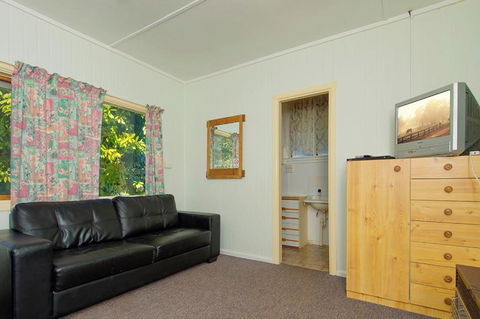Rainbow Pines Tourist Caravan Park - Hotel WA 3