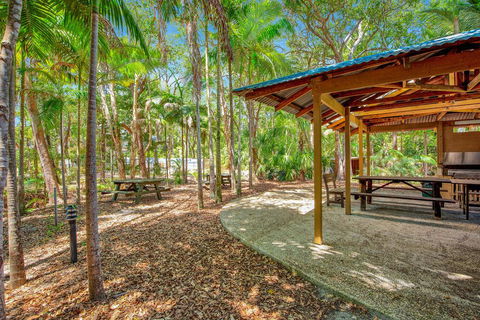 Baden 46 - Rainbow Shores, Walk To Beach, Top Floor, Air Conditioned Unit, Pools - Hotel WA 1