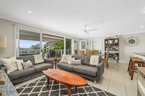 Barefoot Top Floor, 32 Skyline Crescent, Crescent Head - Hotel WA 2