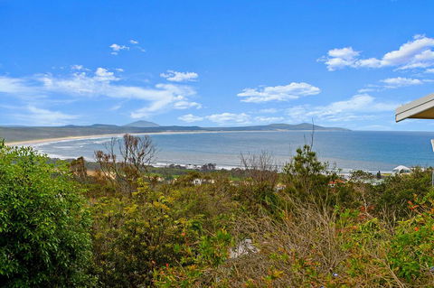 Barefoot Top Floor, 32 Skyline Crescent, Crescent Head - Hotel WA 1