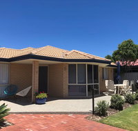 Beach House by the bay - Hotel WA