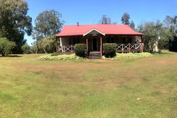 River Cottage Retreat Jalbarragup with Hotel WA