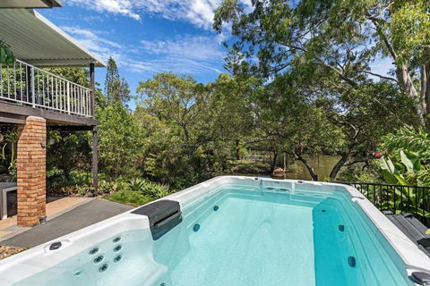Riverfront Oasis In Elanora - Hotel WA 0