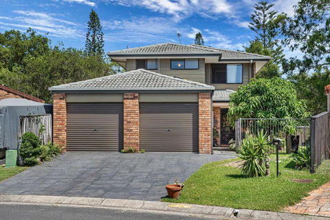 Riverfront Oasis In Elanora - Hotel WA 2