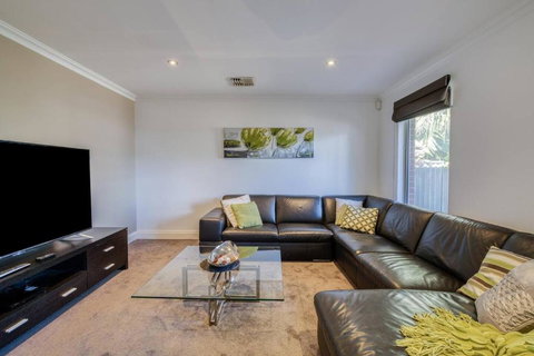 Rivervale Retreat - Spacious Family Living - Hotel WA 3