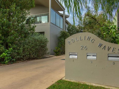Rolling Waves No 2 - Hotel WA 0