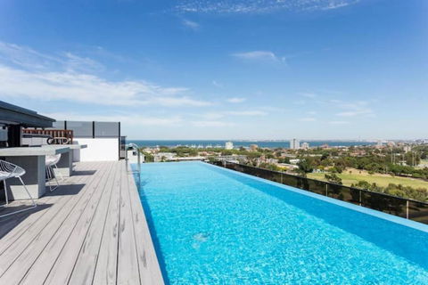 Rooftop Infinity Pool - St Kilda Luxury - Hotel WA 0