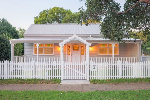 Rosemill Cottage - Mobility Friendly Accommodation Never Looked Better! - Hotel WA 3