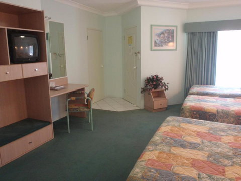 Runaway Bay Motor Inn - Hotel WA 2