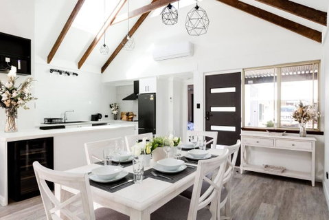 Salt & Pepper; Beautiful Town House In Margs! - Hotel WA 0