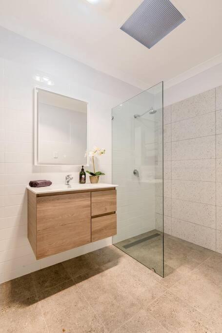 Salt & Pepper; Beautiful Town House In Margs! - Hotel WA 2