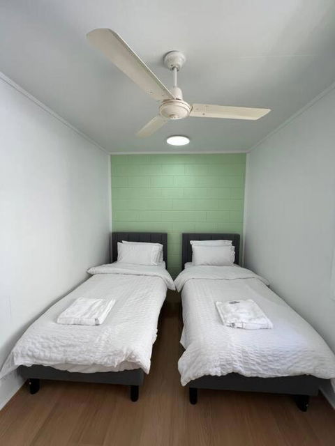 Samuel Grove - Hotel WA 2