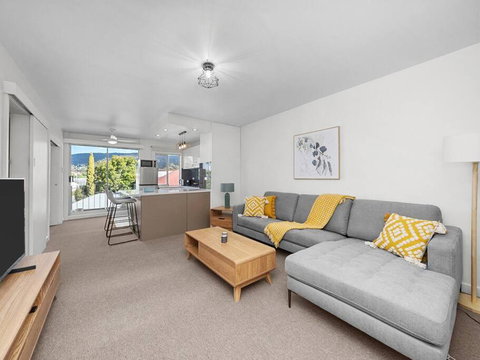 Sandy Bay Apartment With Hobart River View, Near UTAS - Stroll To Cafes And Shops - Hotel WA 0