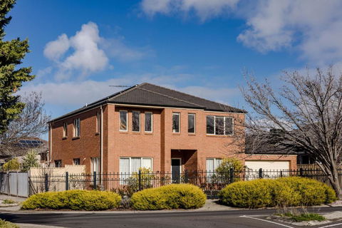 StayAU Family Home Comfort In Caroline Springs - Hotel WA 0