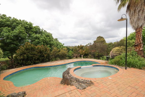 Beautiful Resort Retreat Villa In The Yarra Valley - Entertainer's Delight - Hotel WA 3