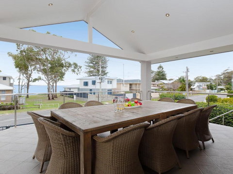 Beauty And The Beach', 88 Foreshore Drive - Large Home With WIFI & Water Views - Hotel WA 0