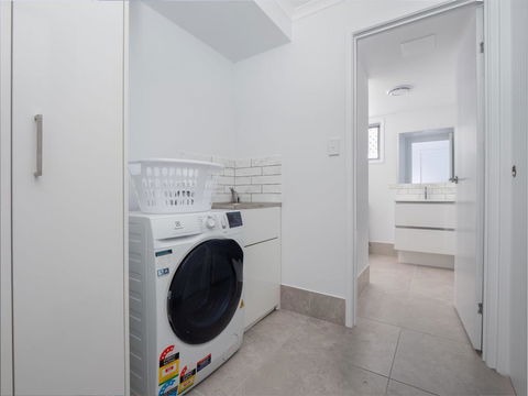 Beerburrum St, 2/22 Dicky Beach - Hotel WA 3