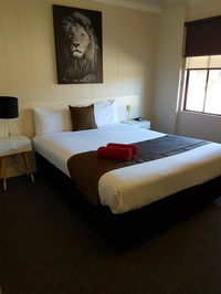 Book Hay Accommodation Vacations Hotel WA Hotel WA
