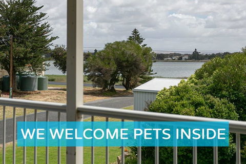 Big Stylish House With River Views, Games Room & WiFI - Hotel WA 0