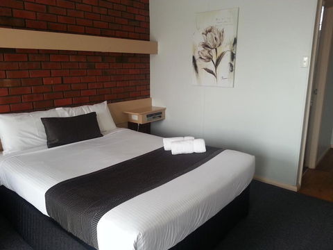 Big Valley Lakeside Paradise Motor Inn - Hotel WA 3