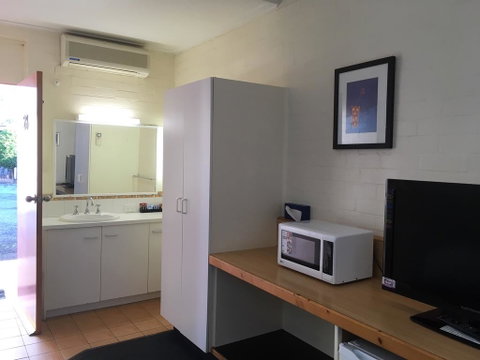 Bishops Lodge Narrandera - Hotel WA 3