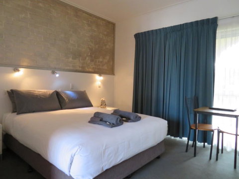 Bishops Lodge Narrandera - Hotel WA 2