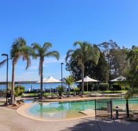 Bluewater Executive Villa in Raffertys Resort - Hotel WA