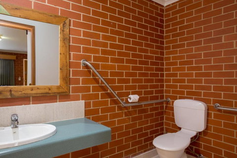 Yackandandah Central - Hotel WA 2