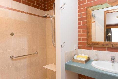 Yackandandah Central - Hotel WA 3