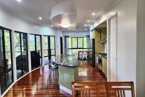 EUROLIE ON HIGH At Kingfisher Bay Fraser Island - Hotel WA 4