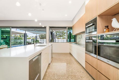 ZenLux Massive 5-BR Holiday Home - Pool - BBQ - Hotel WA 1