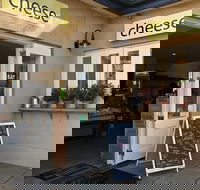 Small Group Adelaide Hills and Hahndorf Hideaway Tour from Adelaide - Hotel WA