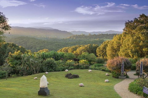 Byron Bay And Beyond Tour Including Cape Bryon Lighthouse Crystal Castle And Bangalow - Hotel WA 5