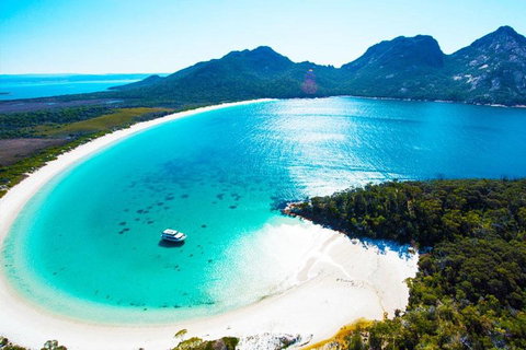 Wineglass Bay Private Charter Service - Hotel WA 2