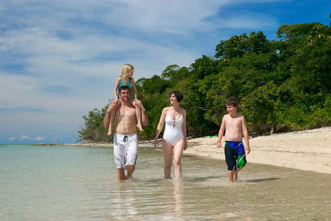 Green Island Discovery Including Glass Bottom Boat Tour Departing Cairns - Hotel WA 1