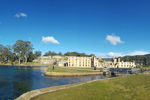 7-Day Super Value Tour Of Tasmania: Explore Tasmania's West And East Coasts - Hotel WA 4
