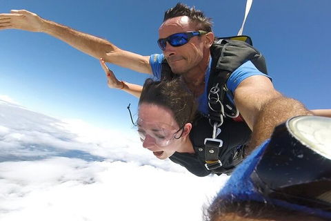 Reef And Rainforest Tandem Sky Dive In Cairns - Hotel WA 4