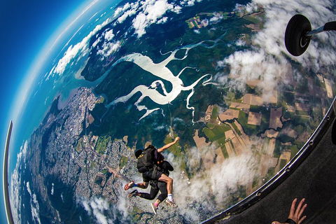 Reef And Rainforest Tandem Sky Dive In Cairns - Hotel WA 5