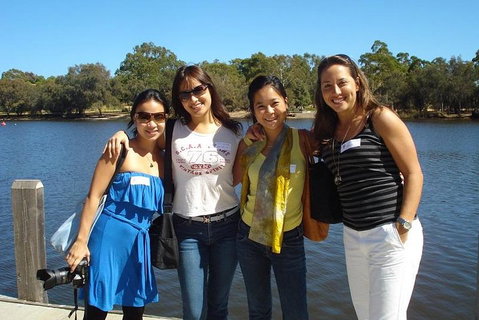 1/2 Day Swan Valley Wine Cheese & Chocolate Tour Inc Afternoon Cruise To Perth - Hotel WA 2