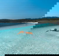 Lake McKenzie Full-Day Tour with Lunch from Hervey Bay - Hotel WA