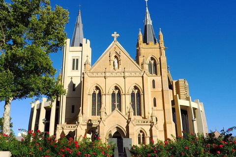 Perth Scavenger Hunt: Perched On A Swan - Hotel WA 1